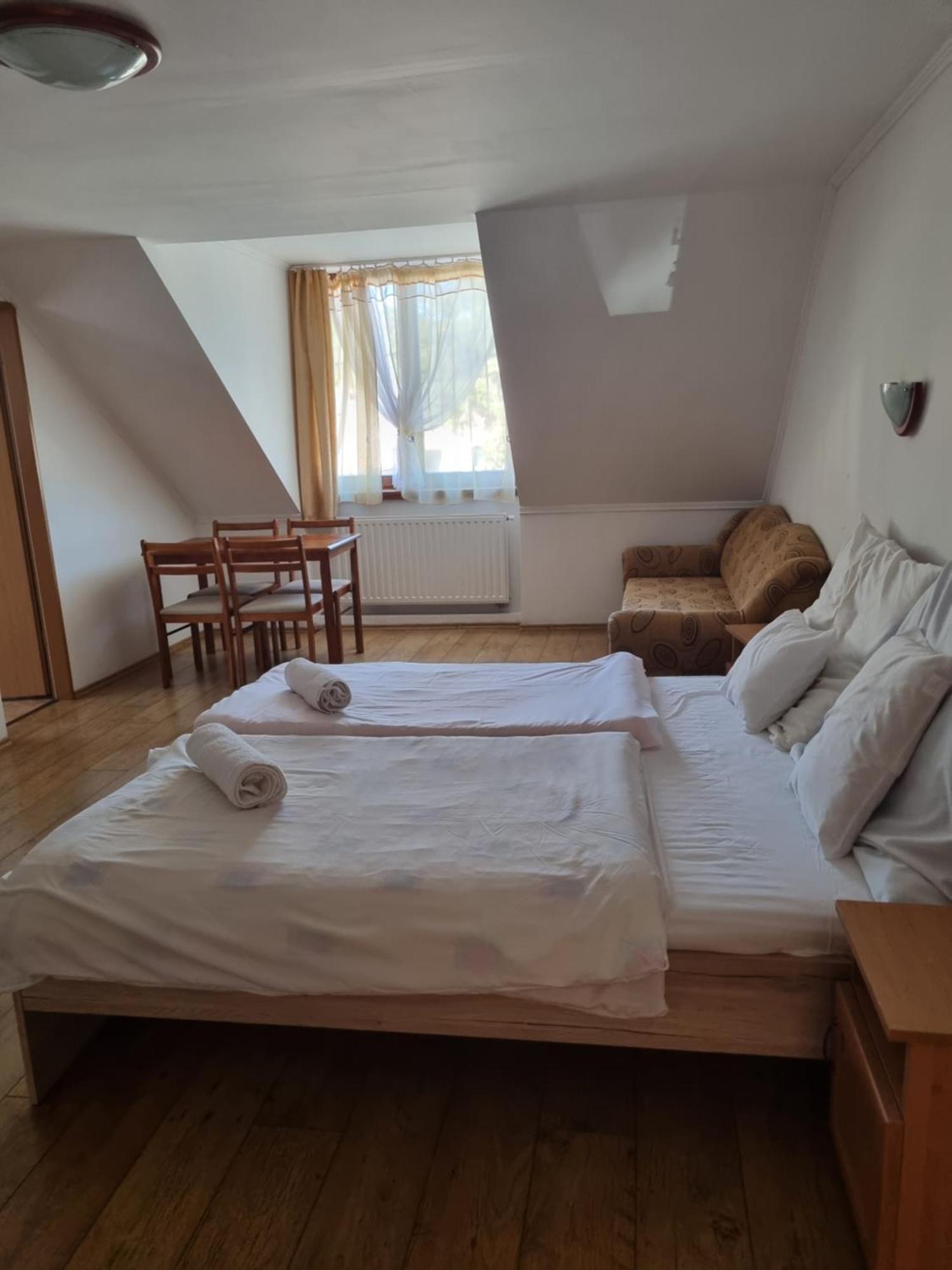 Bed and Breakfast Kemences Fogado Tardos Exteriér fotografie